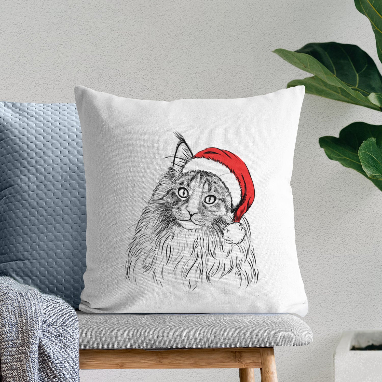 Kiki the Maine Coon Cat - Throw Pillow Cover
