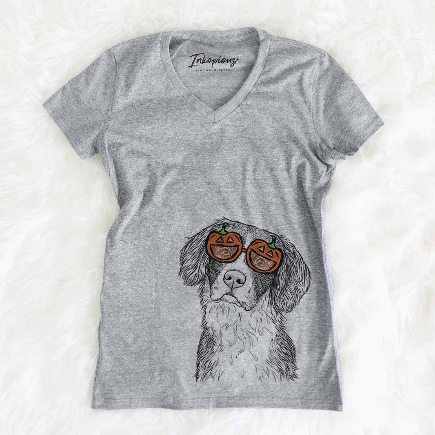 Hand-drawn sketch of Dulce the Drentsche Patrijshond wearing pumpkin glasses on a Grey pumpkin collection