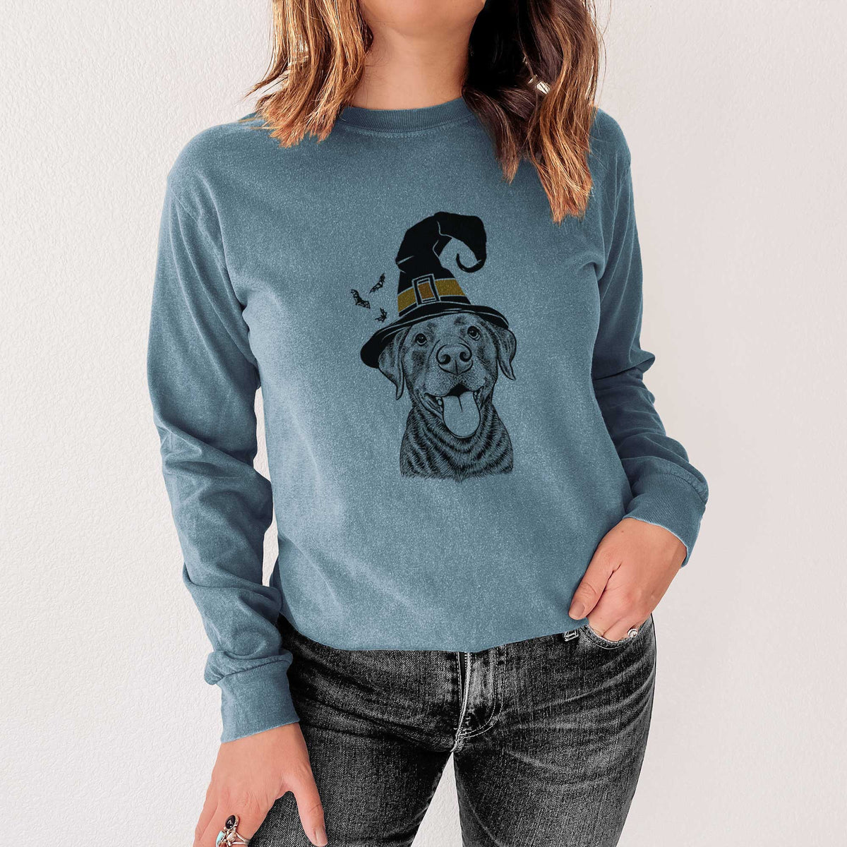 Witch Gwen the Labrador Retriever - Men's Heavyweight 100% Cotton Long Sleeve