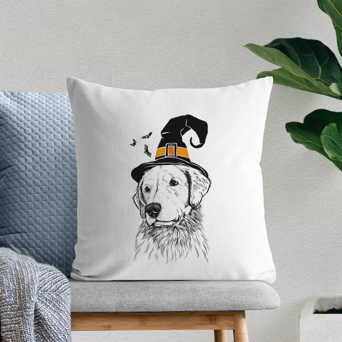 Quinn the Golden Retriever - Throw Pillow Cover