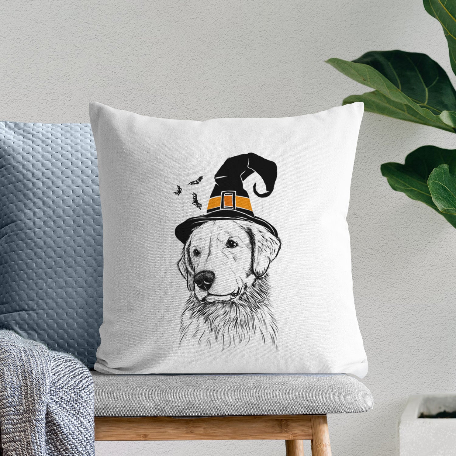 Quinn the Golden Retriever - Throw Pillow Cover