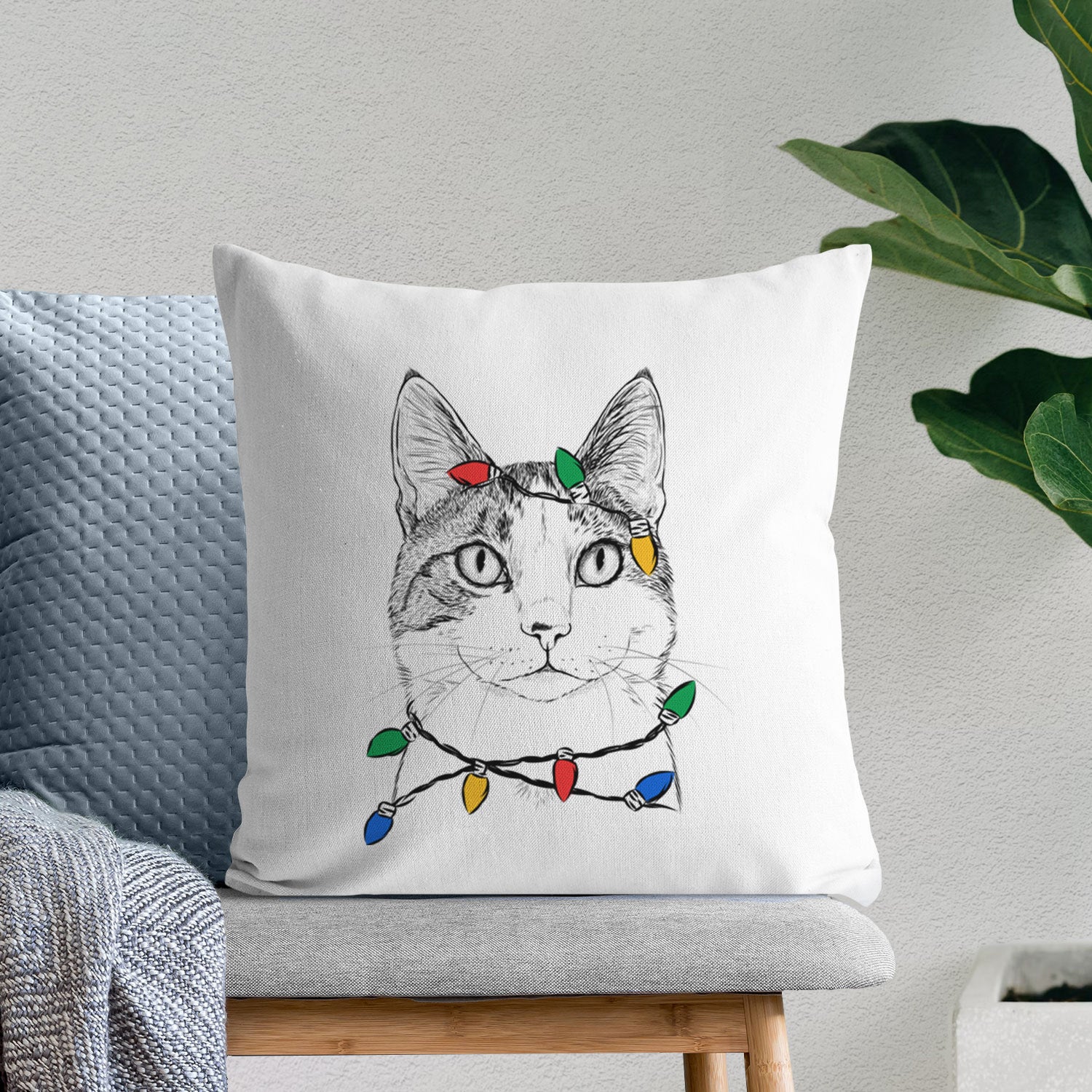 Mini Griffin the Domestic Shorthair Cat - Throw Pillow Cover