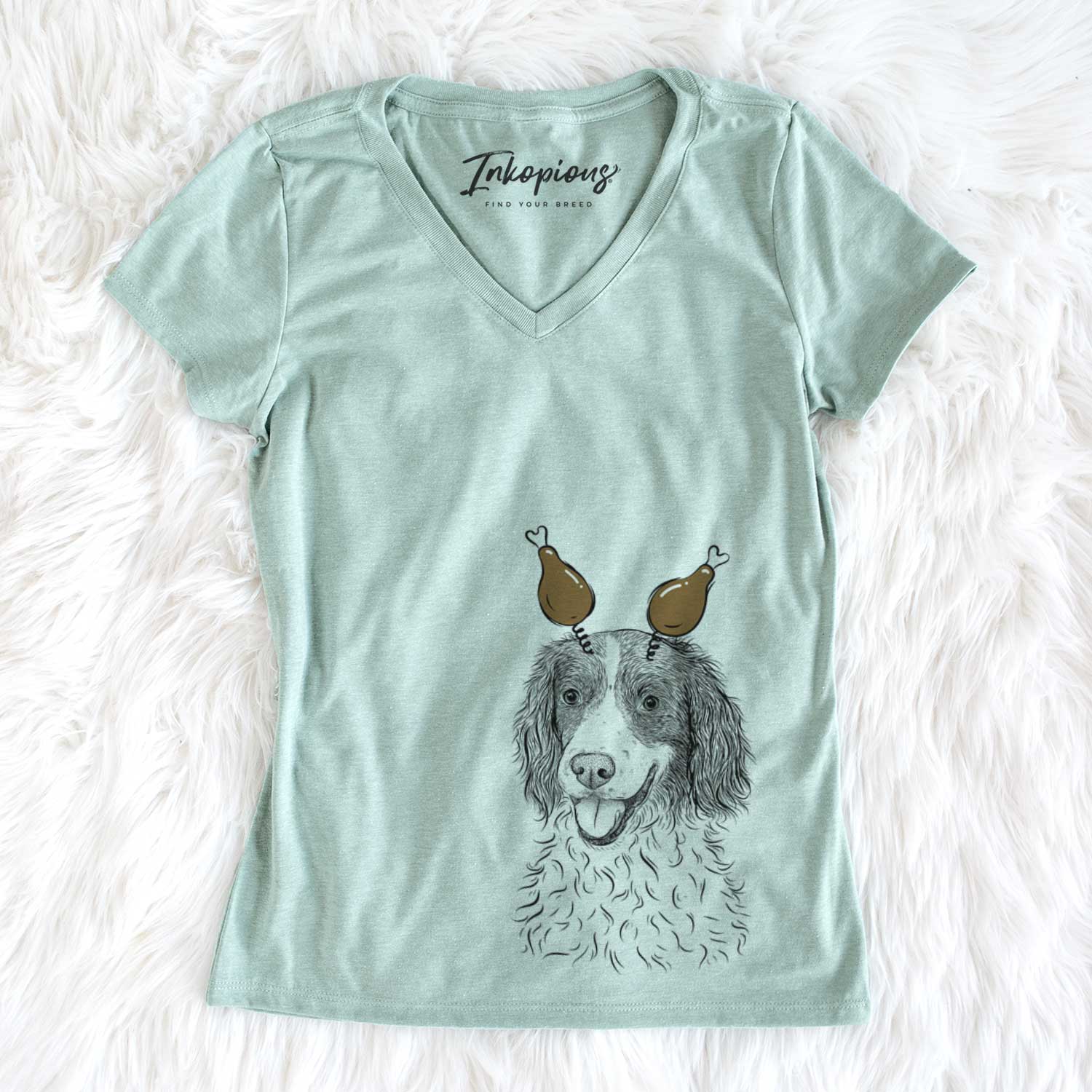 Thanksgiving Maggie the Springer Spaniel - Women's V-neck Shirt