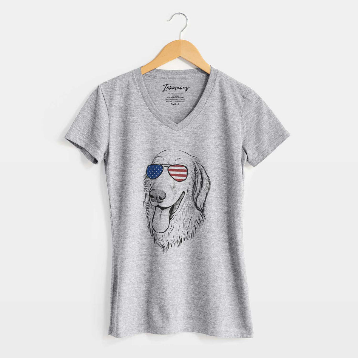 USA Bailey the Golden Retriever - Women&#39;s Perfect V-neck Shirt