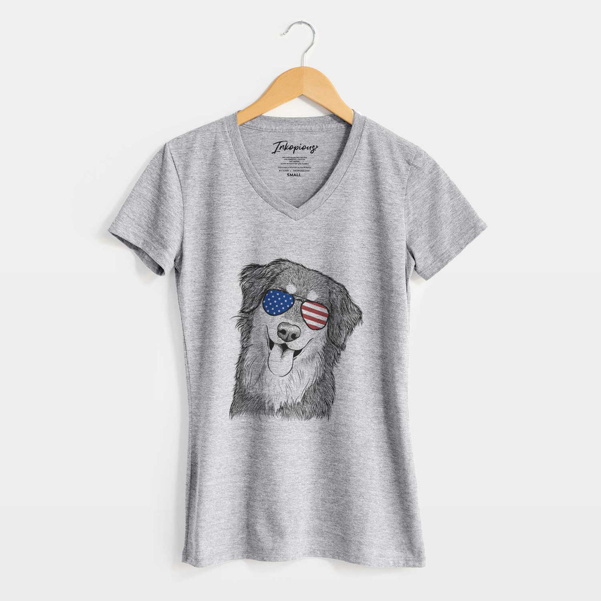 USA Brodie the Golden Aussie - Women&#39;s Perfect V-neck Shirt