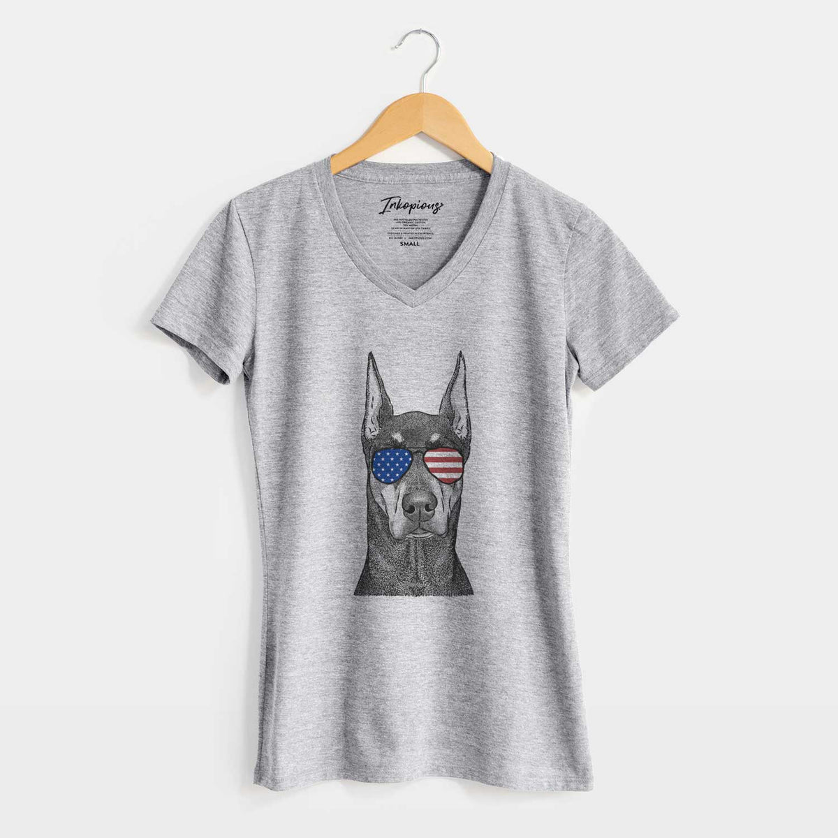 USA Drake the Doberman Pinscher - Women&#39;s Perfect V-neck Shirt