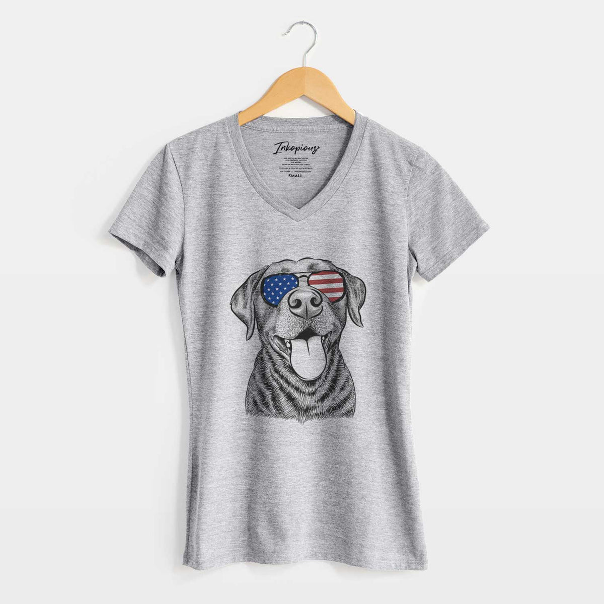 USA Gwen the Labrador Retriever - Women&#39;s Perfect V-neck Shirt