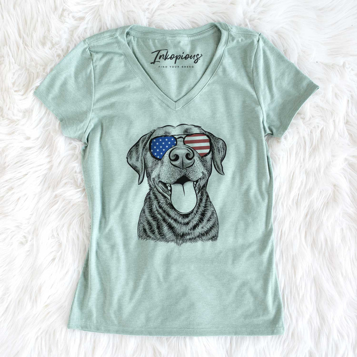 USA Gwen the Labrador Retriever - Women's Perfect V-neck Shirt