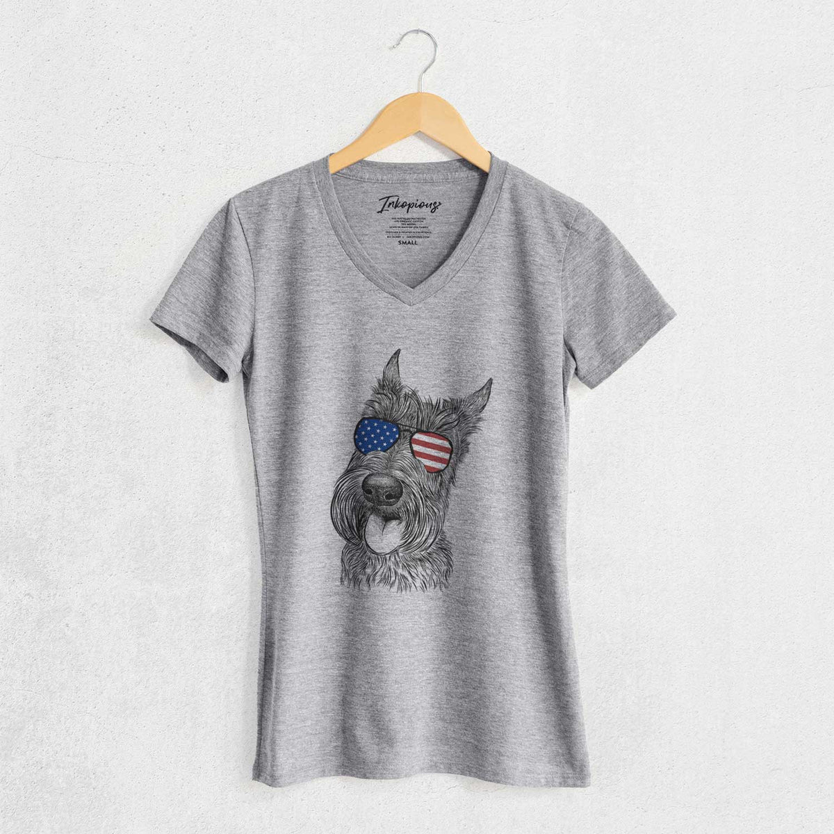 USA Magnus the Scottish Terrier - Women&#39;s Perfect V-neck Shirt