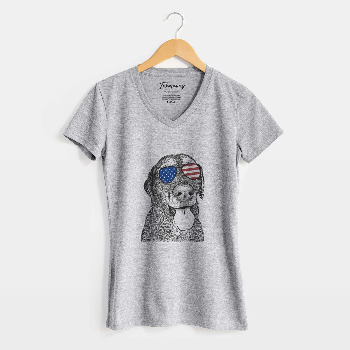 USA Max the Labrador Retriever - Women&#39;s Perfect V-neck Shirt