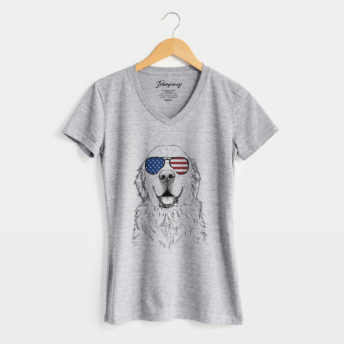 USA Maximus the Golden Retriever - Women&#39;s Perfect V-neck Shirt