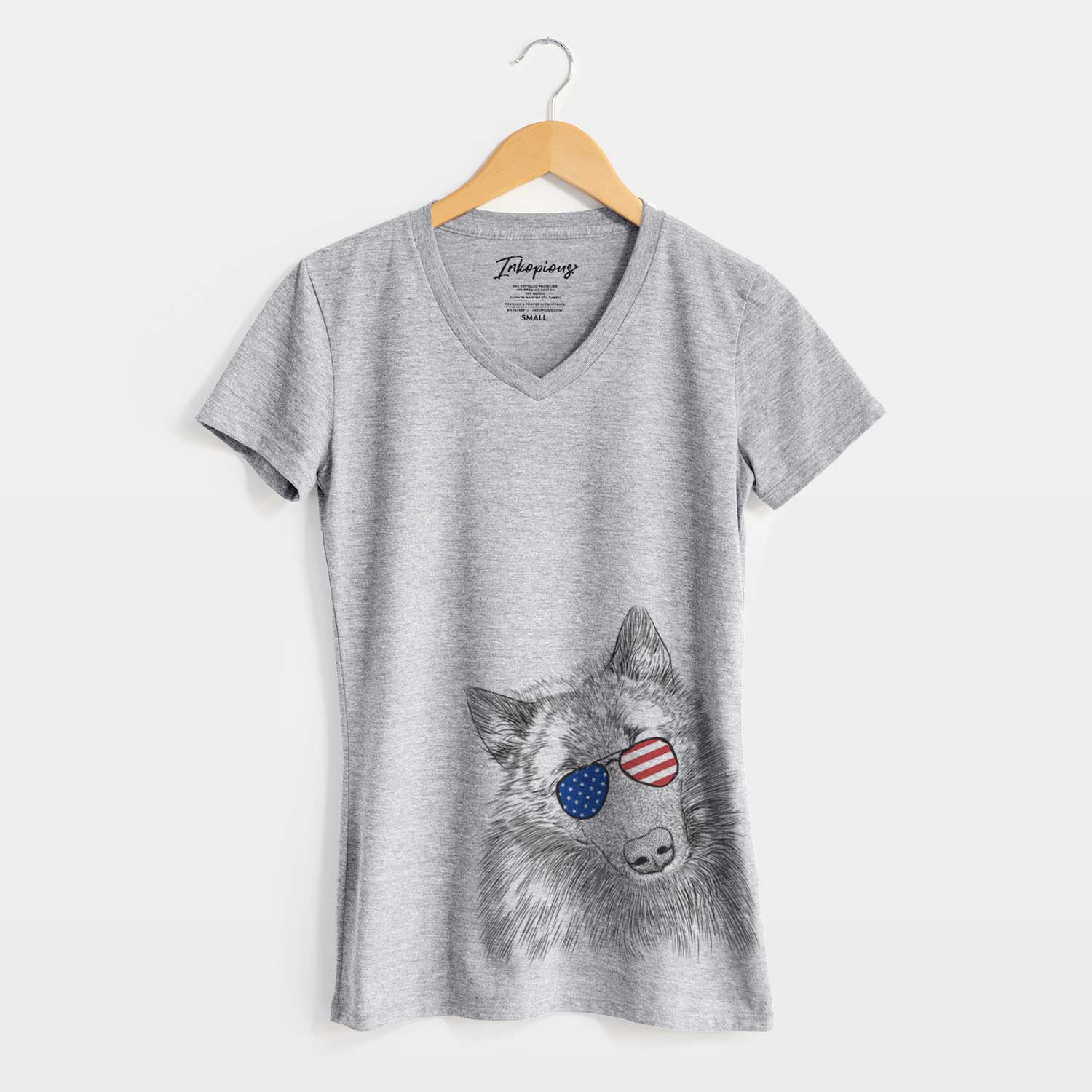 USA Mr. Maverick the Keeshond - Women's Perfect V-neck Shirt