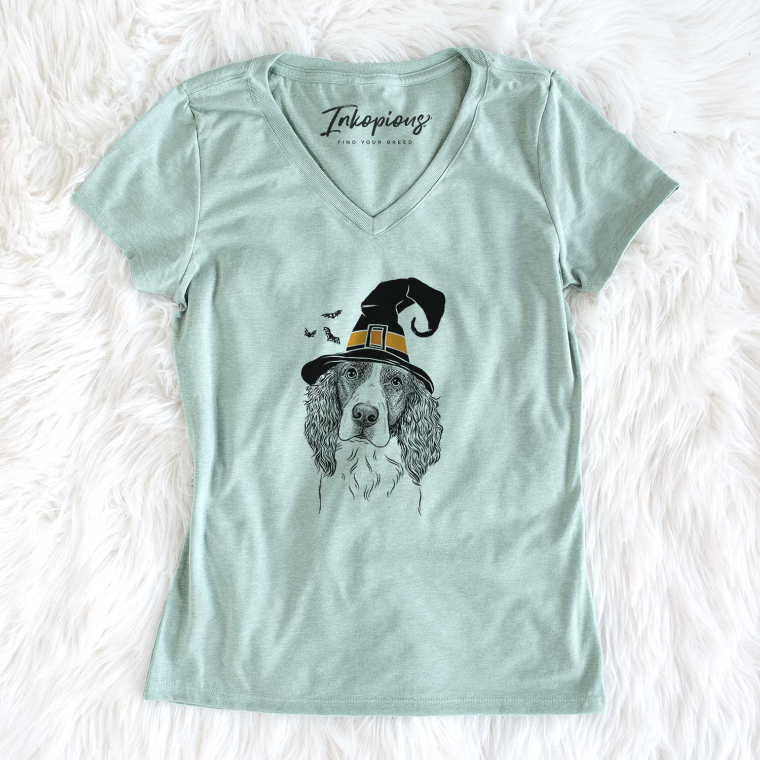 Witch Annie the English Springer Spaniel - Women's V-neck Shirt