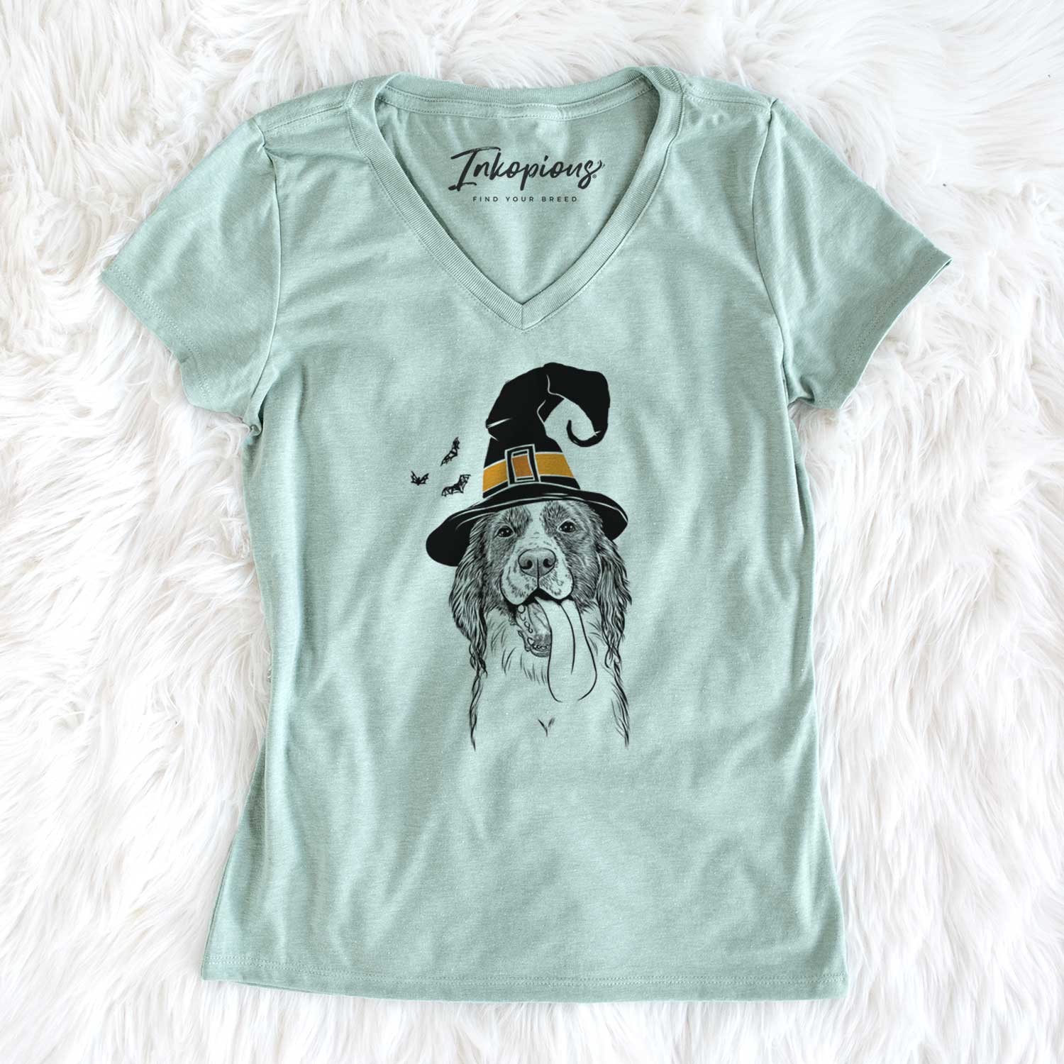 Witch Duke the English Springer Spaniel - Women's V-neck Shirt